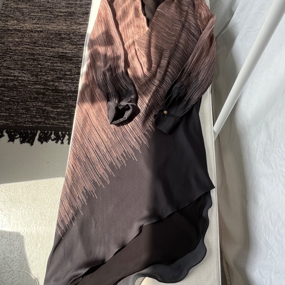 Halston Heritage (M) 100% silk shirt, asymmetrical dress in black and caramel. - Picture 8 of 16